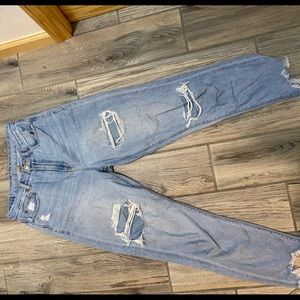 AE Curvy Mom Jean